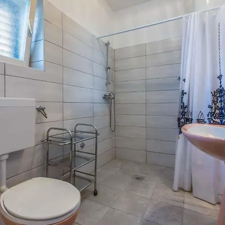 Apartment In 39119 Novi Vinodolski
