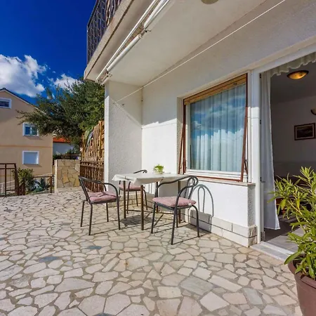 In 39119 Apartment *