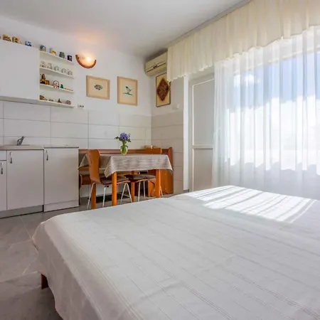 Apartment In 39119 Novi Vinodolski